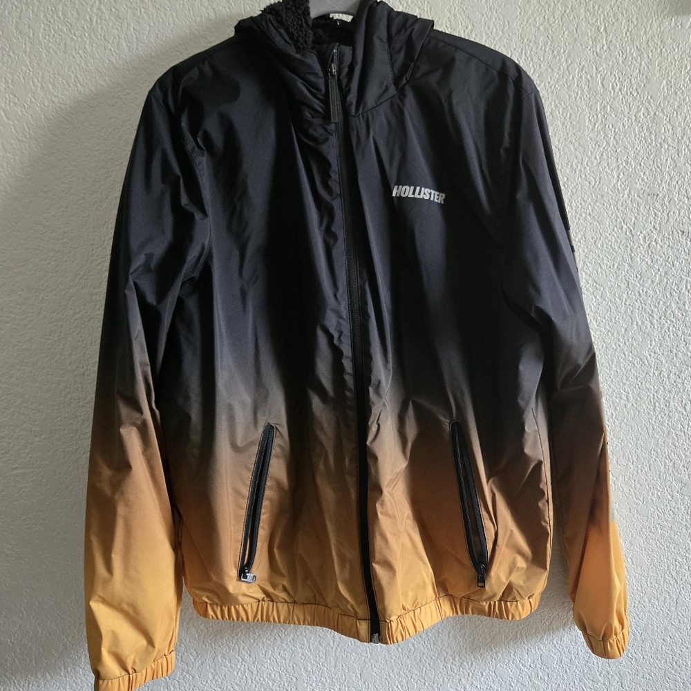 Hollister Men's Black and Yellow Gradient Windbreaker